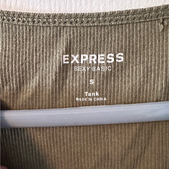 Express tank top - Picture 3 of 3